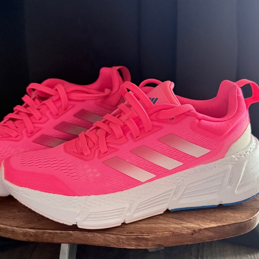 ADIDAS QUESTAR BRAND NEW SZ 7